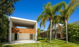 Villa majestuosa de diseño en venta en un campo de golf de 5 estrellas en la Costa del Sol 60102 