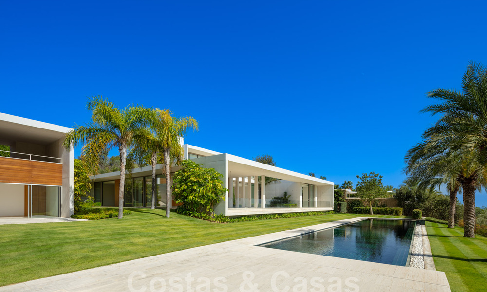 Villa majestuosa de diseño en venta en un campo de golf de 5 estrellas en la Costa del Sol 60104