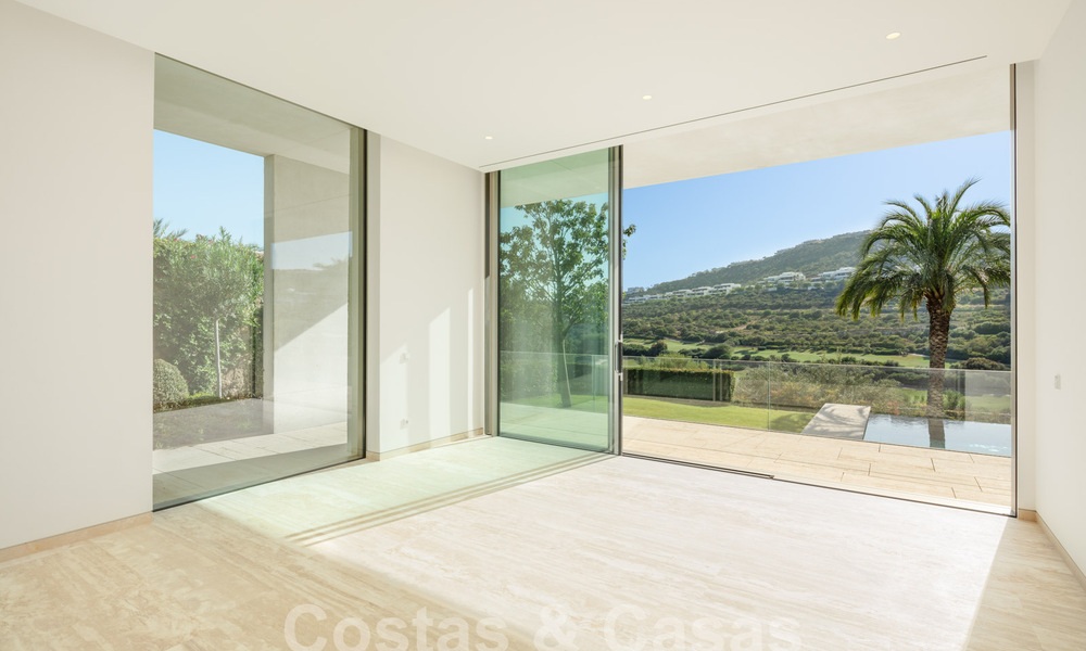 Villa majestuosa de diseño en venta en un campo de golf de 5 estrellas en la Costa del Sol 60118