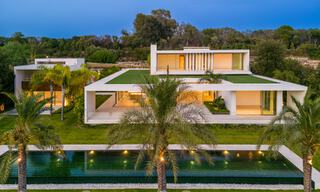 Villa majestuosa de diseño en venta en un campo de golf de 5 estrellas en la Costa del Sol 60126 