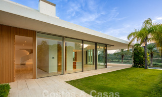 Villa majestuosa de diseño en venta en un campo de golf de 5 estrellas en la Costa del Sol 60129 