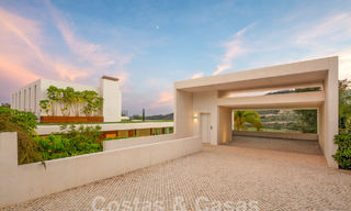 Villa majestuosa de diseño en venta en un campo de golf de 5 estrellas en la Costa del Sol 60131 