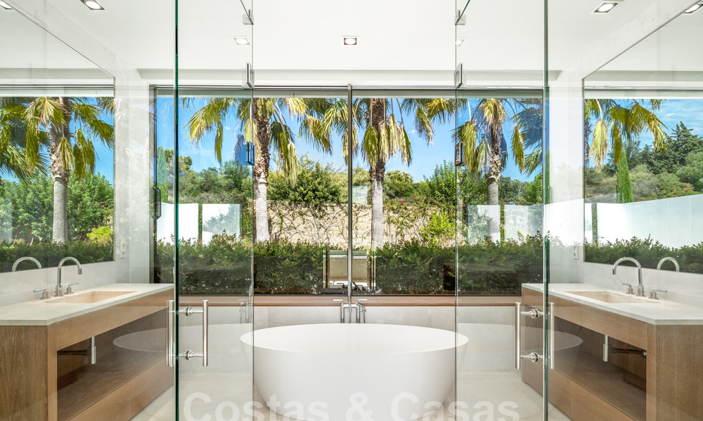 Sofisticada villa de lujo en venta junto a un galardonado campo de golf en la Costa del Sol 60141