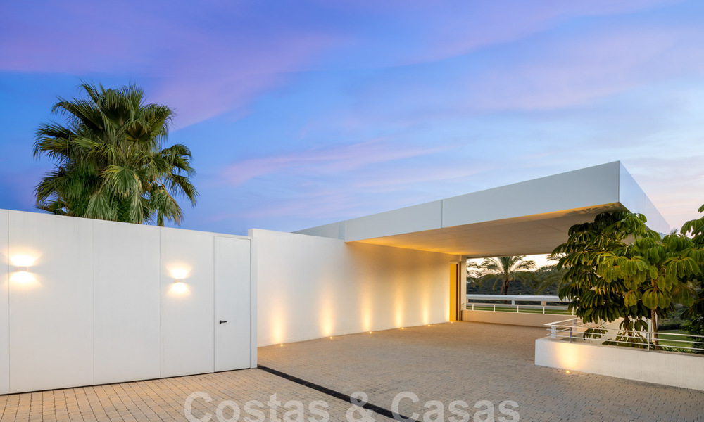 Sofisticada villa de lujo en venta junto a un galardonado campo de golf en la Costa del Sol 60161