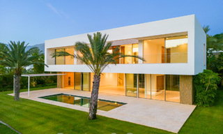 Impresionante villa de lujo de diseño en venta en un complejo de golf superior en la Costa del Sol 60169 