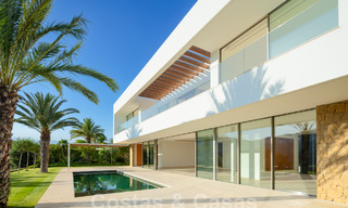Impresionante villa de lujo de diseño en venta en un complejo de golf superior en la Costa del Sol 60188 