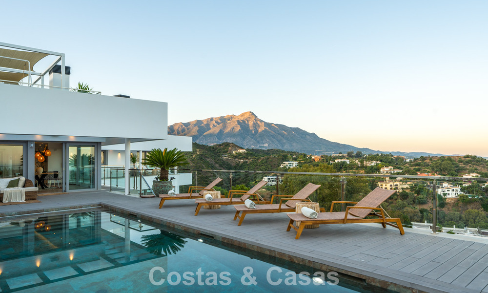 Sofisticada villa de lujo en venta en exclusivo resort de golf con vistas panorámicas en La Quinta, Marbella - Benahavis 60409
