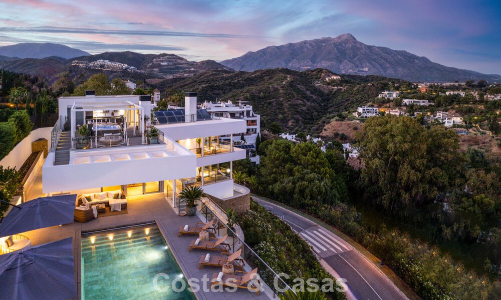 Sofisticada villa de lujo en venta en exclusivo resort de golf con vistas panorámicas en La Quinta, Marbella - Benahavis 60411