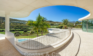 Extravagante villa de diseño en venta, en un destacado resort de golf de la Costa del Sol 60202 