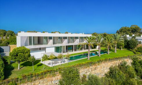 Majestuosa villa de diseño en venta en un campo de golf de 5 estrellas en la Costa del Sol 60240