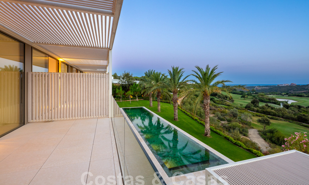 Majestuosa villa de diseño en venta en un campo de golf de 5 estrellas en la Costa del Sol 60244