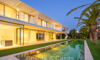 Majestuosa villa de diseño en venta en un campo de golf de 5 estrellas en la Costa del Sol 60246 