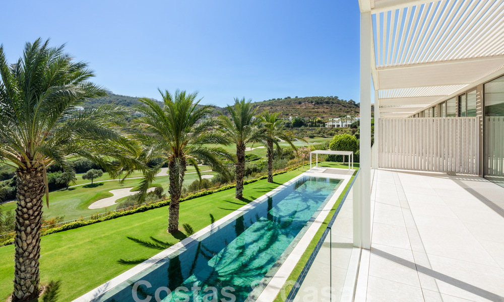 Majestuosa villa de diseño en venta en un campo de golf de 5 estrellas en la Costa del Sol 60257