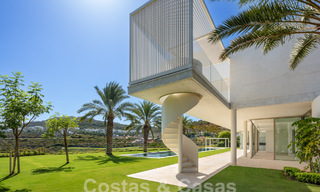 Majestuosa villa de diseño en venta en un campo de golf de 5 estrellas en la Costa del Sol 60261 