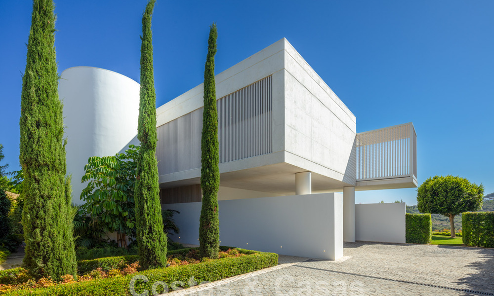 Majestuosa villa de diseño en venta en un campo de golf de 5 estrellas en la Costa del Sol 60265