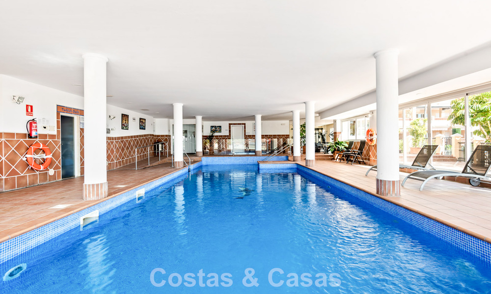 Amplio apartamento en venta con vistas al mar en complejo en primera línea de golf en la Nueva Milla de Oro, Marbella - Estepona 60390