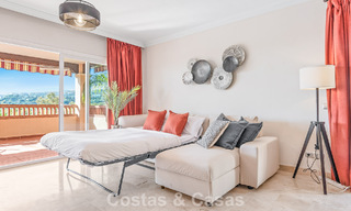 Amplio apartamento en venta con vistas al mar en complejo en primera línea de golf en la Nueva Milla de Oro, Marbella - Estepona 60392 