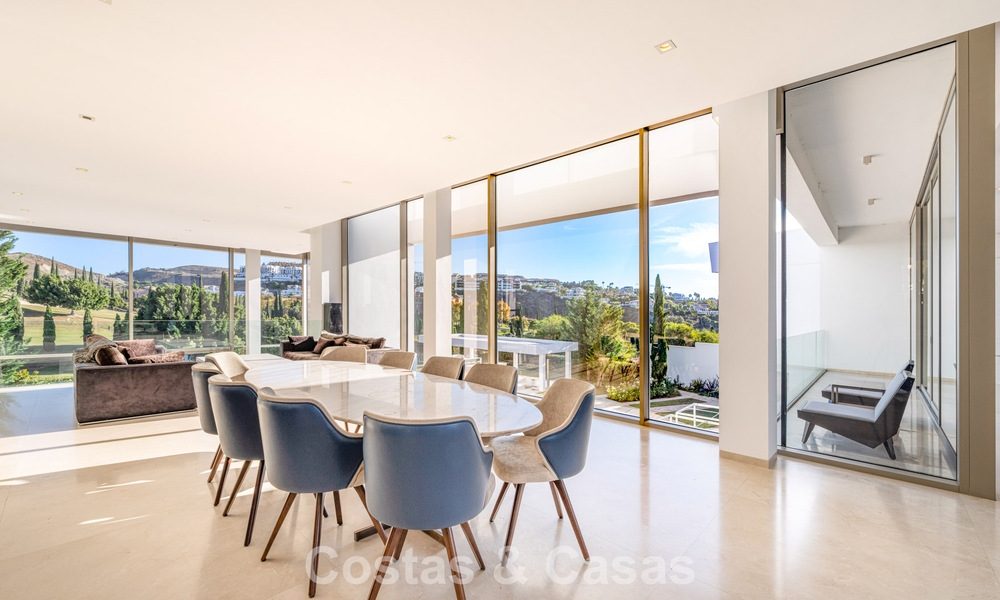 Villa de lujo contemporáneo en venta, en primera línea de golf de 5 estrellas en Marbella - Benahavis 60465