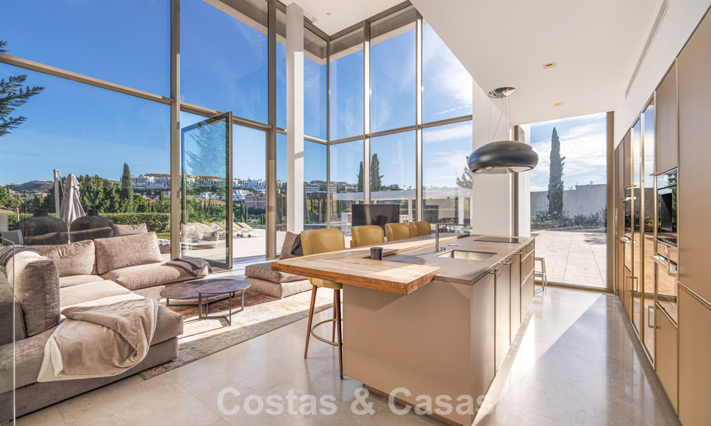 Villa de lujo contemporáneo en venta, en primera línea de golf de 5 estrellas en Marbella - Benahavis 60467