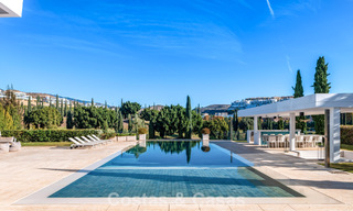 Villa de lujo contemporáneo en venta, en primera línea de golf de 5 estrellas en Marbella - Benahavis 60470 