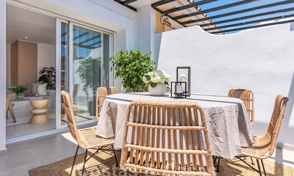 Ático contemporáneo reformado en venta con amplia terraza y vistas al mar en La Quinta golf resort, Benahavis - Marbella 60617