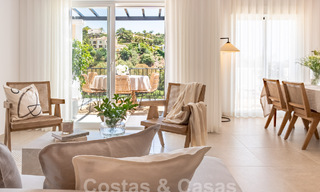 Ático contemporáneo reformado en venta con amplia terraza y vistas al mar en La Quinta golf resort, Benahavis - Marbella 60619 