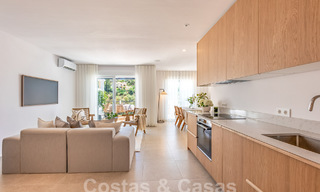Ático contemporáneo reformado en venta con amplia terraza y vistas al mar en La Quinta golf resort, Benahavis - Marbella 60621 