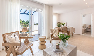 Ático contemporáneo reformado en venta con amplia terraza y vistas al mar en La Quinta golf resort, Benahavis - Marbella 60623 