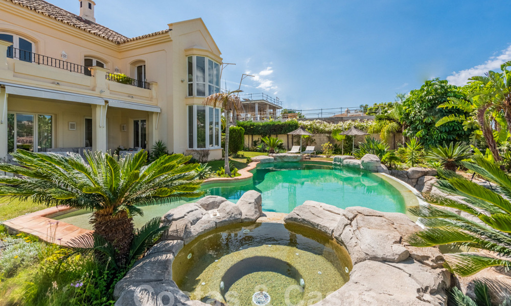 Villa de lujo de estilo andaluz en venta en las colinas de La Quinta, Benahavis - Marbella 60633