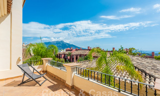 Villa de lujo de estilo andaluz en venta en las colinas de La Quinta, Benahavis - Marbella 60649 