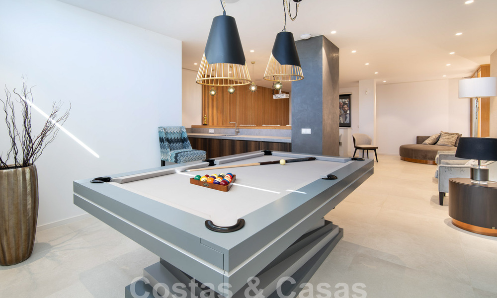 Sofisticada villa de lujo con arquitectura ultramoderna en venta en el valle del golf de Nueva Andalucia, Marbella 60602
