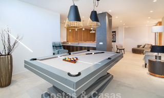 Sofisticada villa de lujo con arquitectura ultramoderna en venta en el valle del golf de Nueva Andalucia, Marbella 60602 
