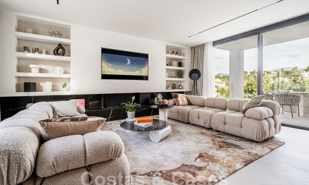 Moderna villa mediterránea renovada con diseño interior preciosa en venta a poca distancia de Puerto Banús, Marbella 60721