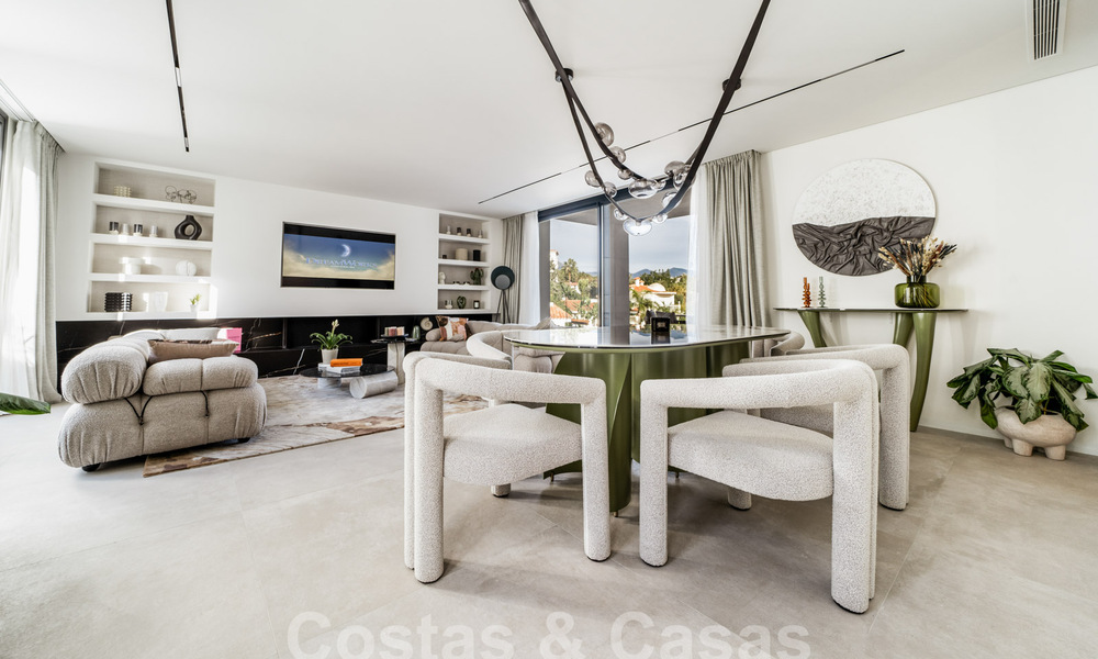 Moderna villa mediterránea renovada con diseño interior preciosa en venta a poca distancia de Puerto Banús, Marbella 60723