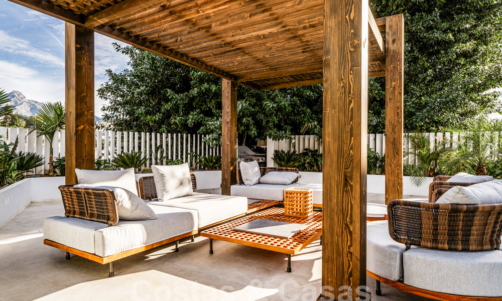 Moderna villa mediterránea renovada con diseño interior preciosa en venta a poca distancia de Puerto Banús, Marbella 60725