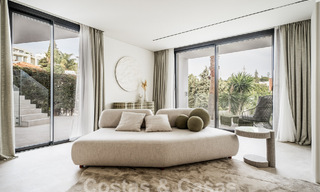 Moderna villa mediterránea renovada con diseño interior preciosa en venta a poca distancia de Puerto Banús, Marbella 60730 
