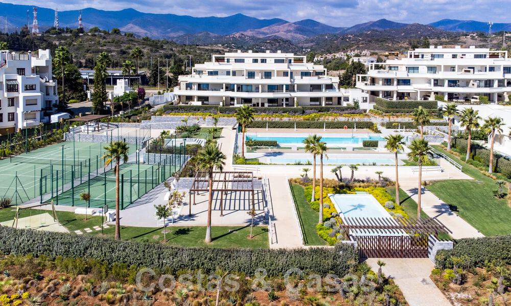 Moderno apartamento de lujo en venta con vistas al mar en un exclusivo complejo de playa en la Nueva Milla de Oro, Marbella - Estepona 60746