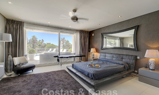 Moderna villa de lujo en venta con vistas al golf en Nueva Andalucía, Marbella 60820 