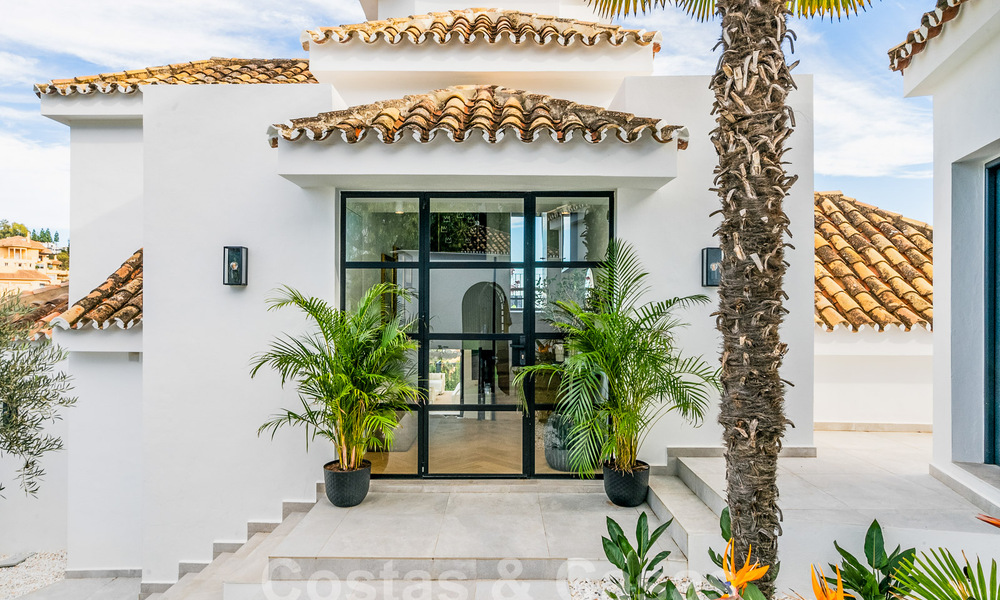 Villa de lujo en venta con diseño moderno-mediterráneo y vistas al mar en Nueva Andalucía, Marbella 60935