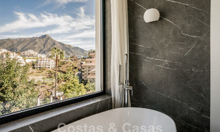 Villa de lujo en venta con diseño moderno-mediterráneo y vistas al mar en Nueva Andalucía, Marbella 60936 