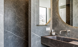 Villa de lujo en venta con diseño moderno-mediterráneo y vistas al mar en Nueva Andalucía, Marbella 60937 