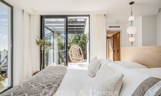Villa de lujo en venta con diseño moderno-mediterráneo y vistas al mar en Nueva Andalucía, Marbella 60940 