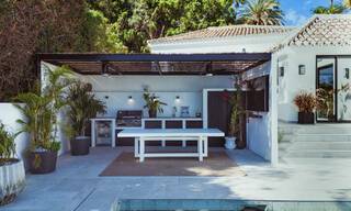 Villa de lujo en venta con diseño moderno-mediterráneo y vistas al mar en Nueva Andalucía, Marbella 60943 