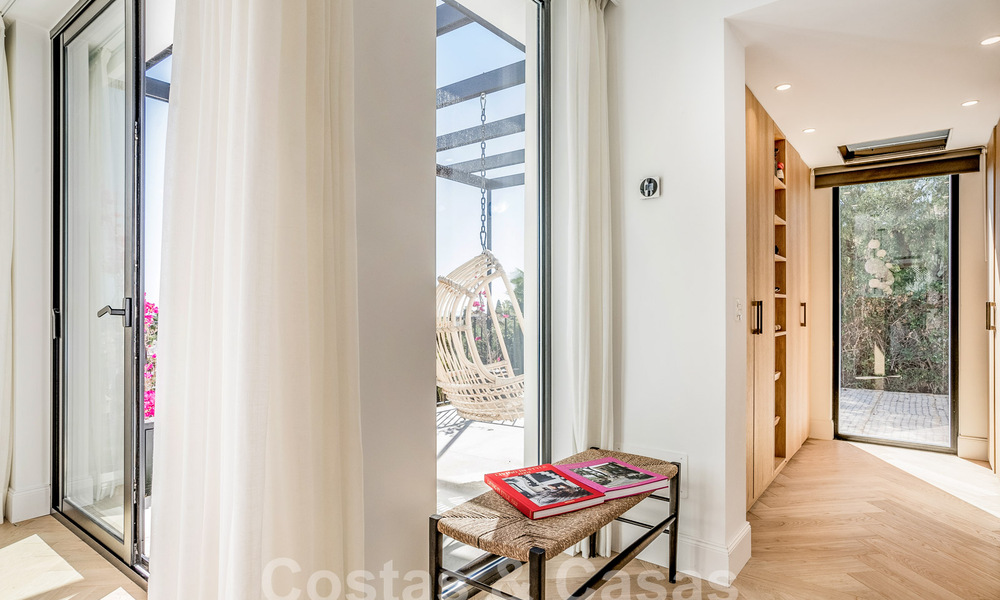 Villa de lujo en venta con diseño moderno-mediterráneo y vistas al mar en Nueva Andalucía, Marbella 60944