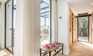 Villa de lujo en venta con diseño moderno-mediterráneo y vistas al mar en Nueva Andalucía, Marbella 60944 