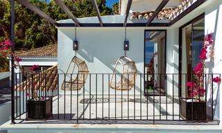 Villa de lujo en venta con diseño moderno-mediterráneo y vistas al mar en Nueva Andalucía, Marbella 60949 