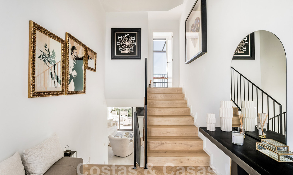 Villa de lujo en venta con diseño moderno-mediterráneo y vistas al mar en Nueva Andalucía, Marbella 60950