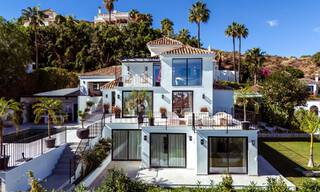 Villa de lujo en venta con diseño moderno-mediterráneo y vistas al mar en Nueva Andalucía, Marbella 60951 