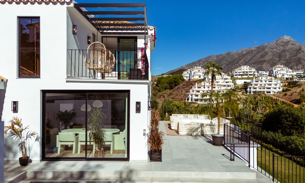 Villa de lujo en venta con diseño moderno-mediterráneo y vistas al mar en Nueva Andalucía, Marbella 60957