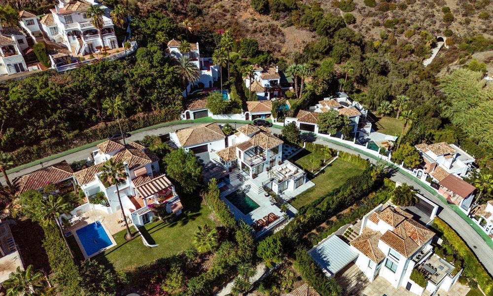 Villa de lujo en venta con diseño moderno-mediterráneo y vistas al mar en Nueva Andalucía, Marbella 60961